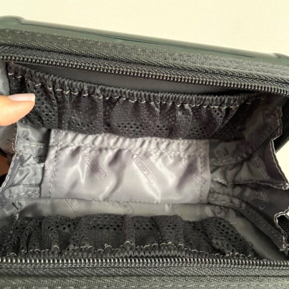 Rimowa for EVA Air Hard Amenities Case - great for makeup! - Picture 7 of 10